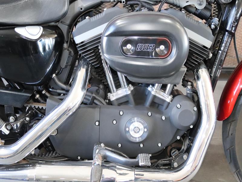 Harley Davidson 883 Sportster Iron